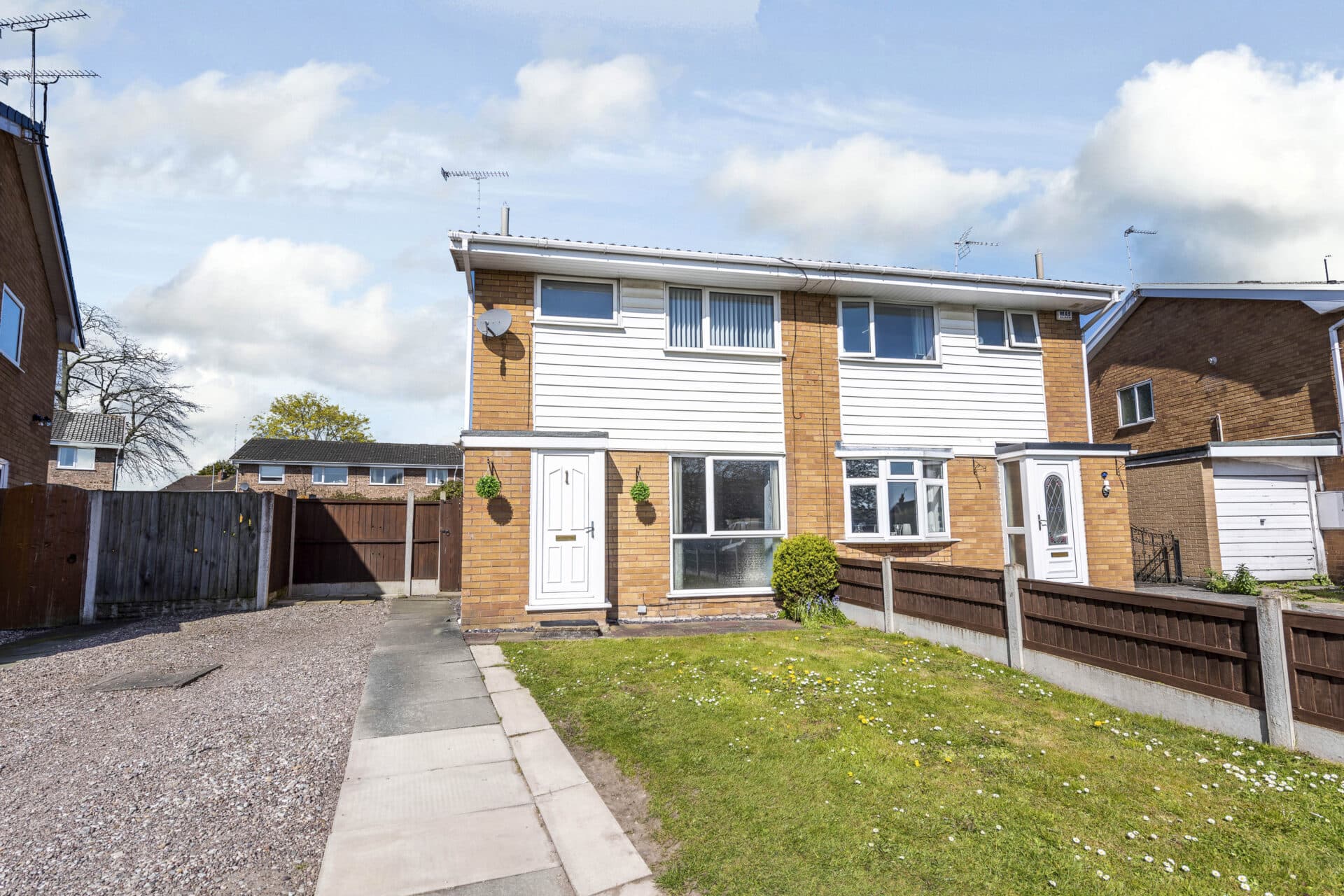 Copper Beech Close, Broughton, CH4