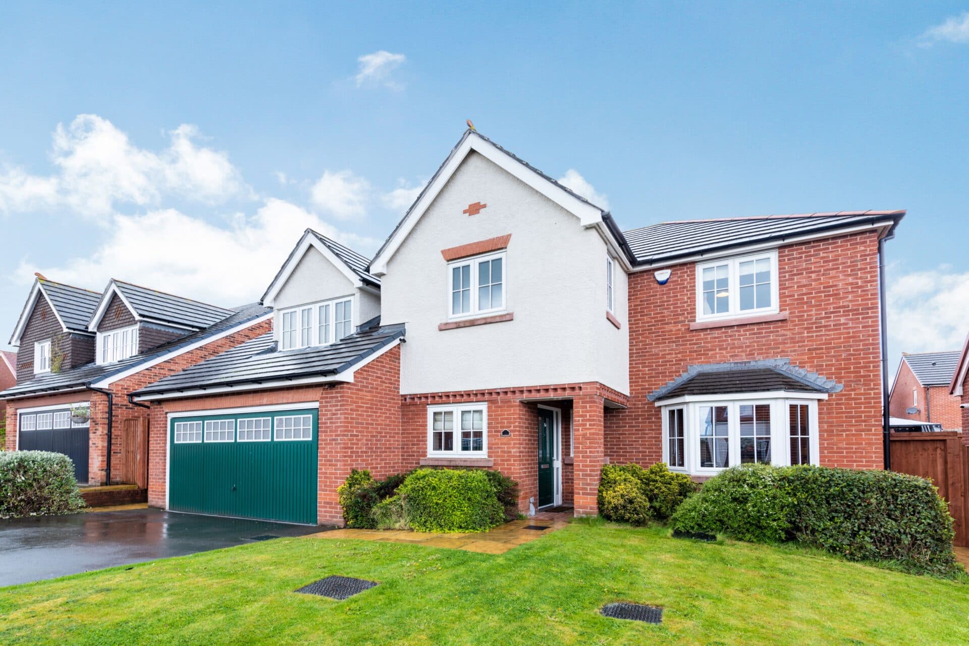 Lion Court, Penymynydd, CH4