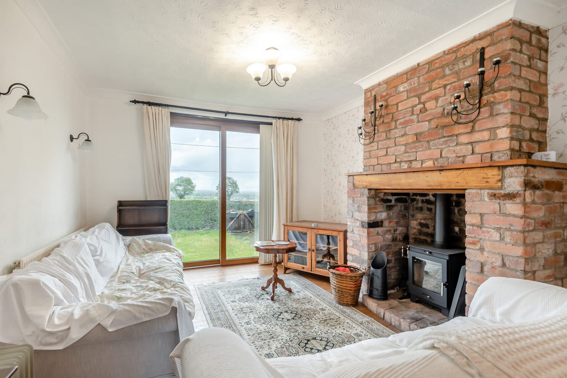 Croeshowell, Llay, LL12