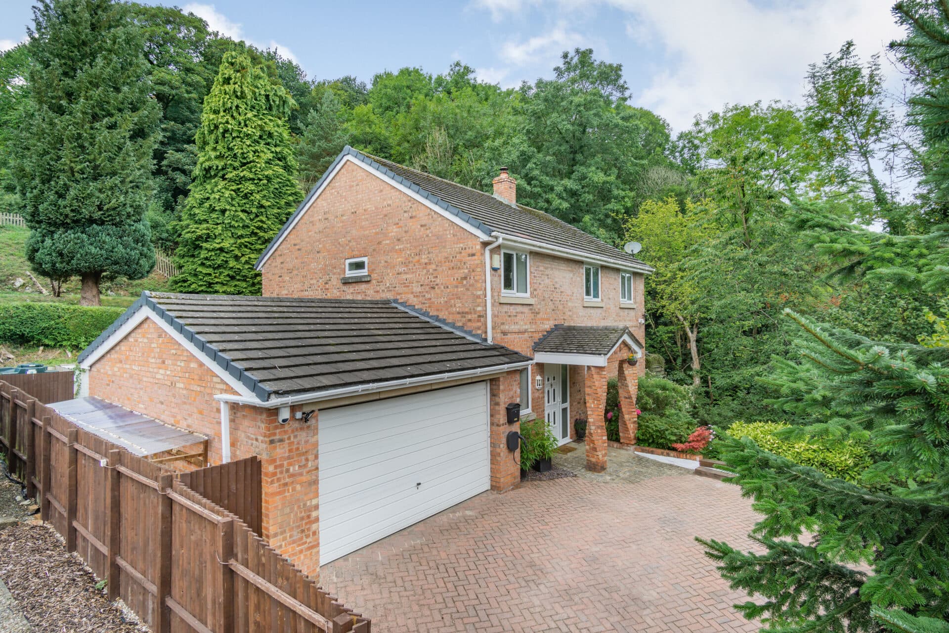 Valley Road, Ffrith, LL11