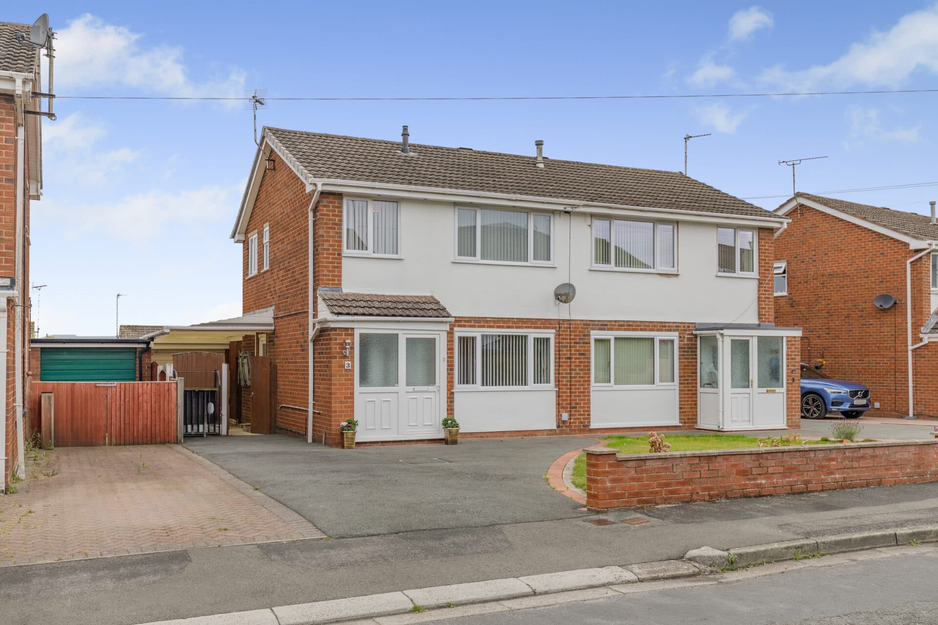 Elm Walk, Mynydd Isa, CH7