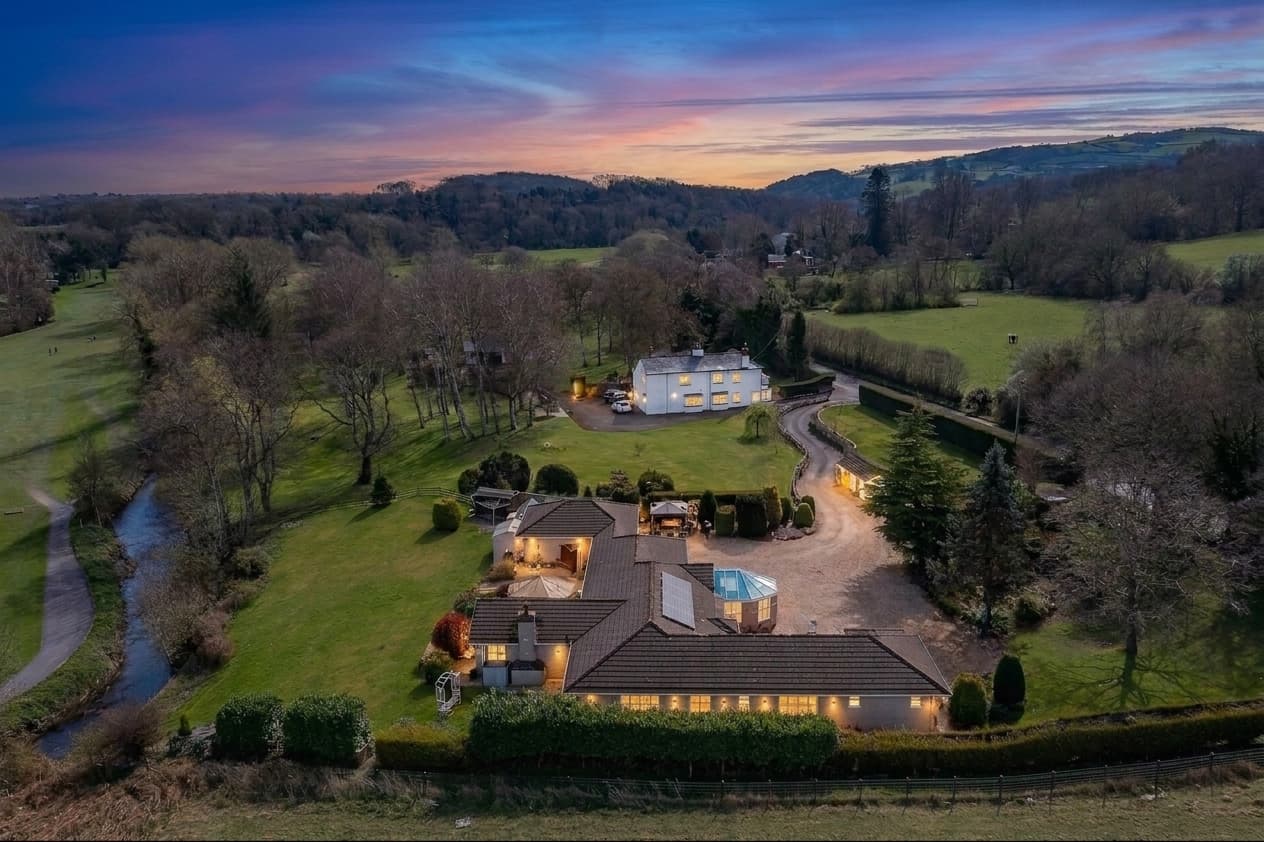 Wrexham Road, Pontblyddyn, CH7