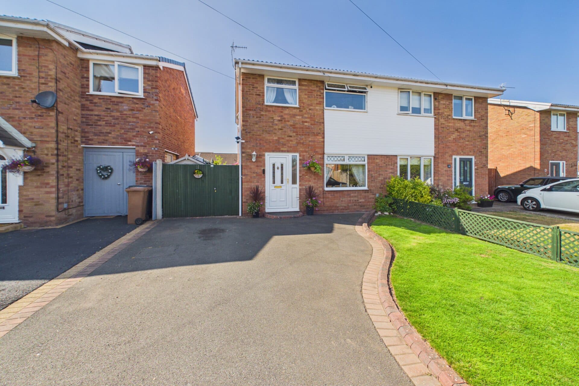 Parkfield Road, Broughton, CH4