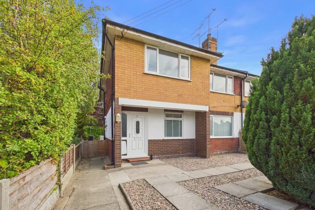 Lache Park Avenue, Chester, CH4