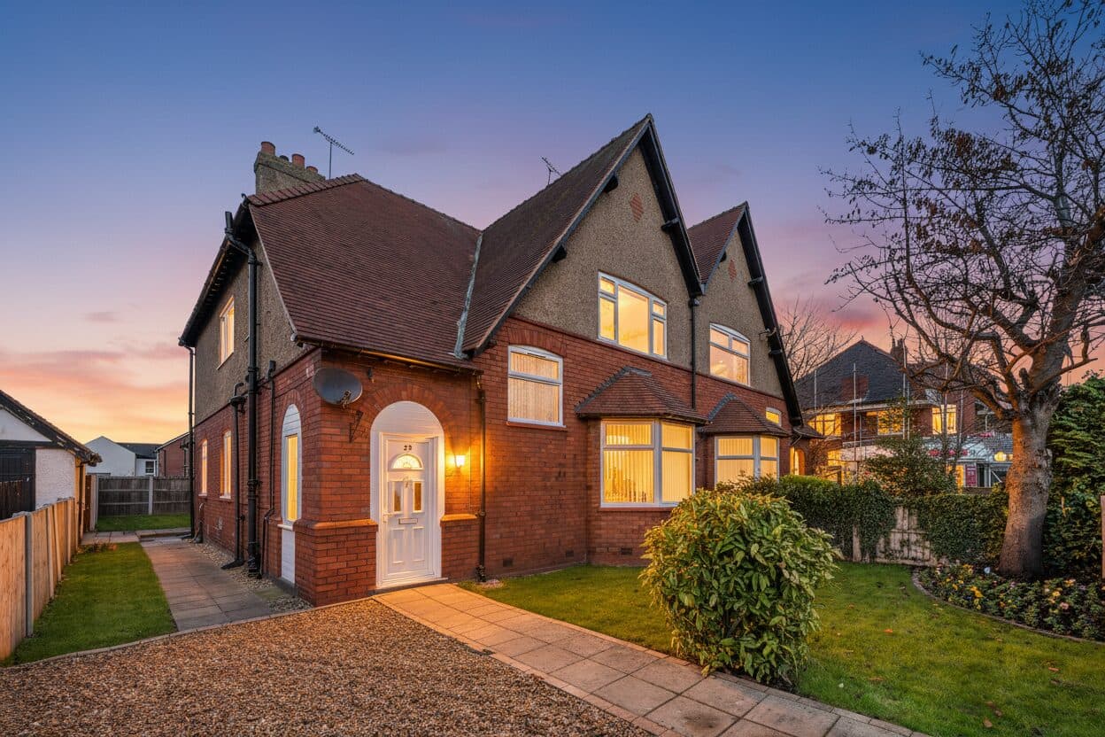 Welsh Road, Garden City, CH5